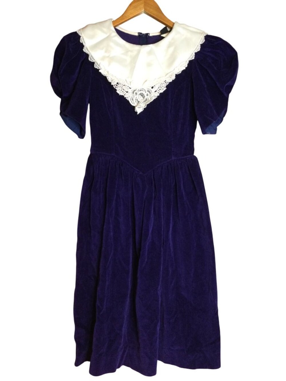 Vintage Girls Purple Velvet Dress Lace Collar Puff Sleeves Basque Waist Size 6